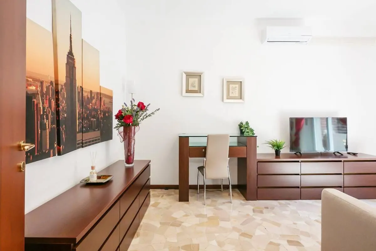 Ihost Apartment - Veneziano 8 Милан